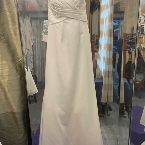 Wedding Dress New with tags Sz 2 - Picture 10 of 10